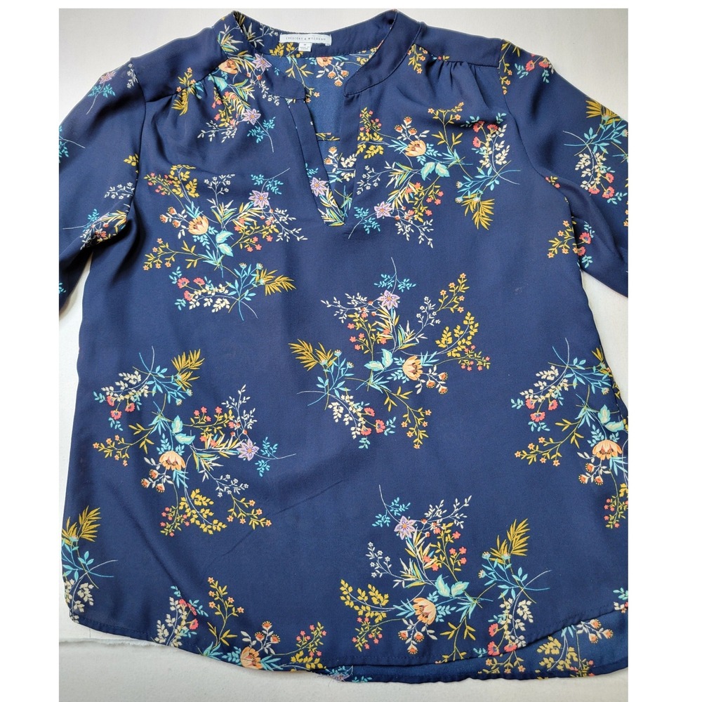 Crescent & Willoughby Navy Blue Floral Roll Tab Sleeve V-Neck Blouse Medium 739